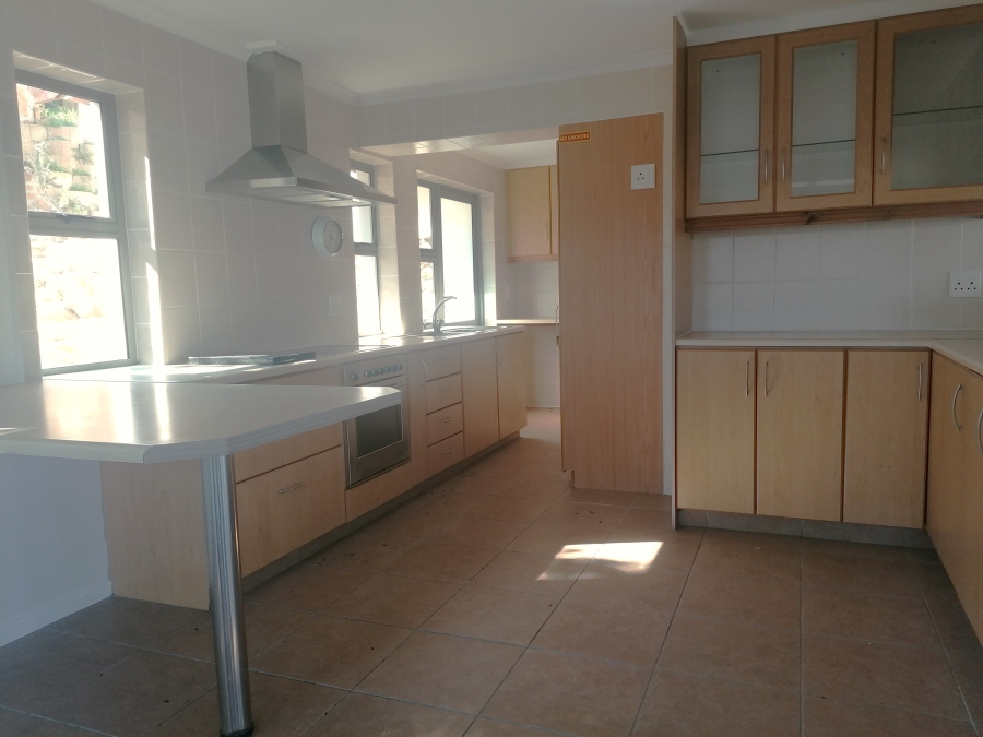 To Let 4 Bedroom Property for Rent in Glencairn Heights Western Cape